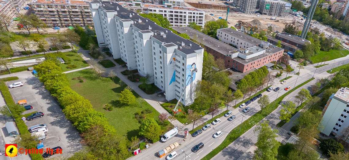 04.05.2023 - Luftbilder vom Alexisqaurtier und Pandion Verde in Neuperlach